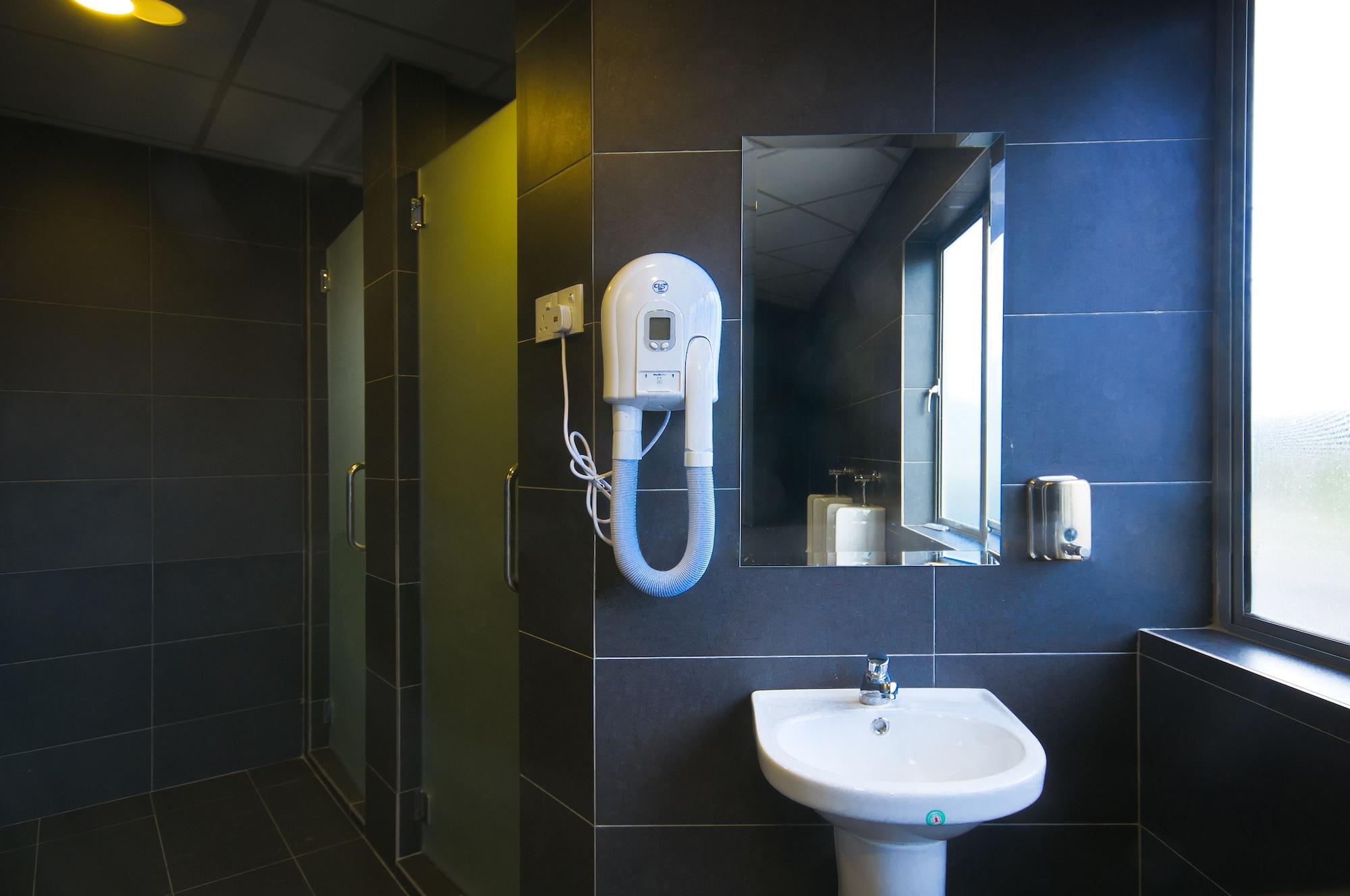 M Qube Hotel Sungai Dua Bukit Экстерьер фото