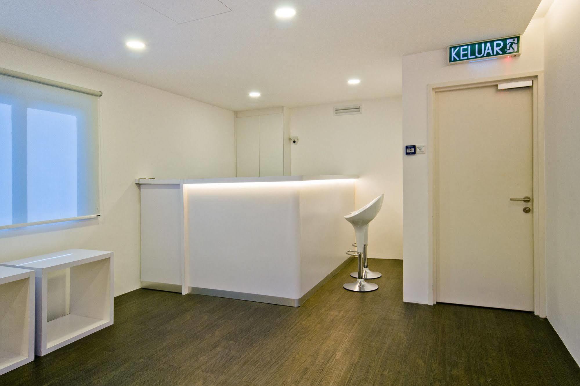 M Qube Hotel Sungai Dua Bukit Экстерьер фото